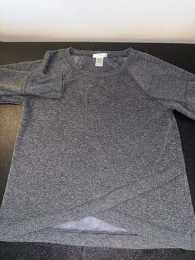 Isela Gray Heather Long Sleeve Crew Neck Sweatshirt with Crossover Hem Size M